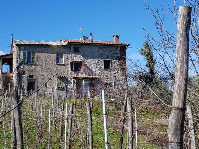 Rustico / Casale in vendita a Vezzano Ligure SP