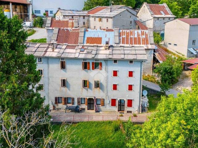 Rustico / Casale in vendita a Velo Veronese VR
