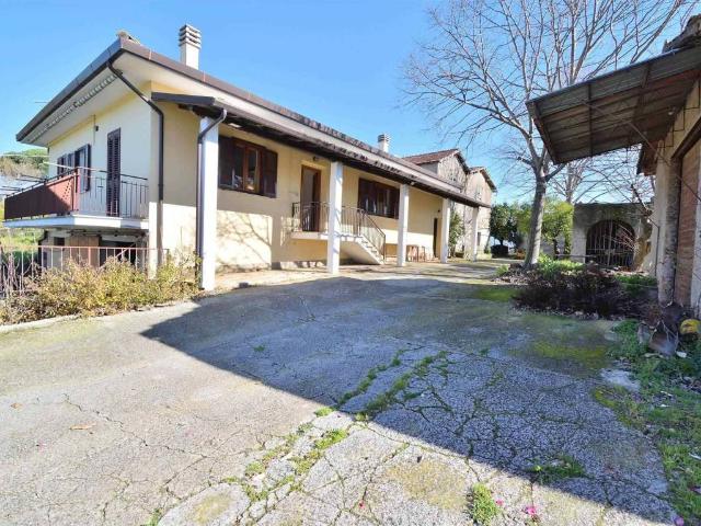 Rustico / Casale in vendita a Velletri RM