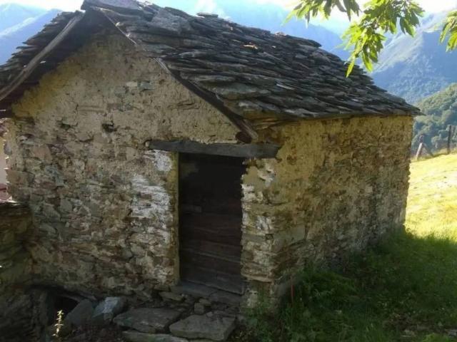 Rustico / Casale in vendita a Vercana CO