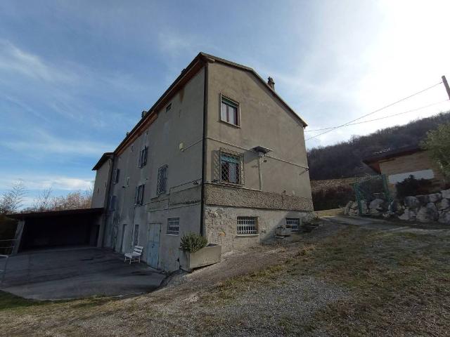 Rustico / Casale in vendita a Vernasca PC