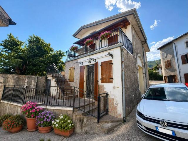 Rustico / Casale in vendita a Vestenanova VR