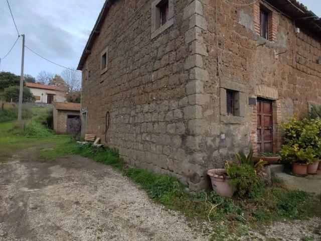 Rustico / Casale in vendita a Viterbo VT