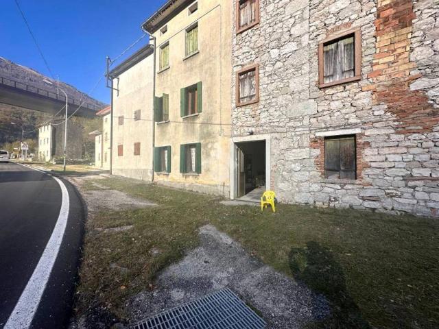 Rustico / Casale in vendita a Vittorio Veneto TV