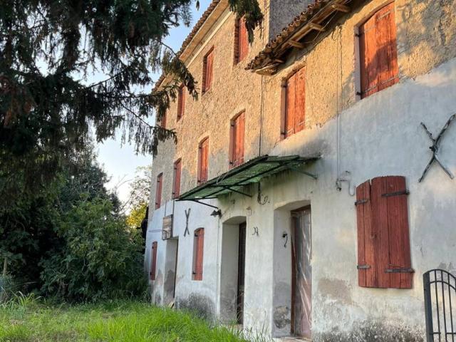 Rustico / Casale in vendita a Vittorio Veneto TV