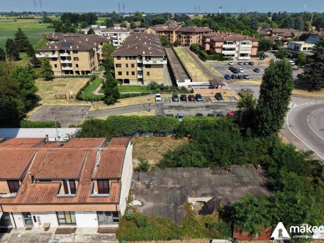 Rustico / Casale in vendita a Vizzolo Predabissi MI