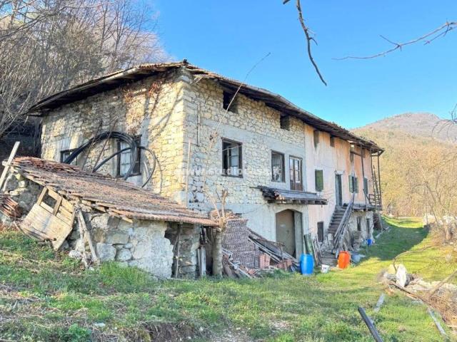 Rustico / Casale in vendita a Villa Lagarina TN