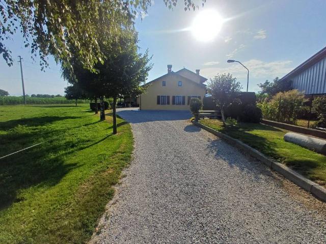 Rustico / Casale in vendita a Villafalletto CN