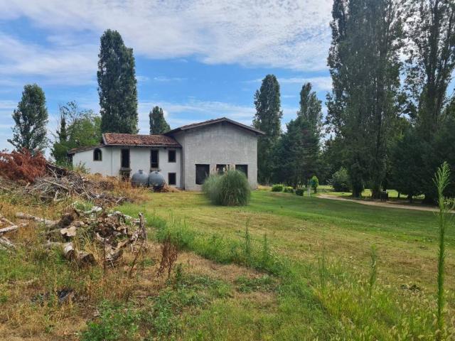 Rustico / Casale in vendita a Villafranca di Verona VR