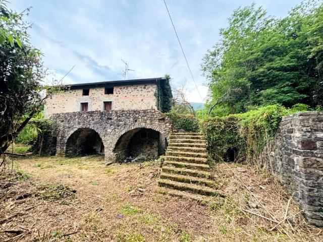 Rustico / Casale in vendita a Villafranca in Lunigiana MS