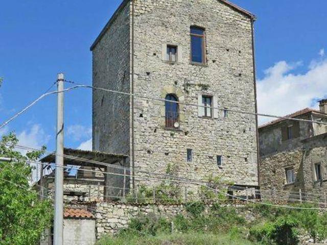Rustico / Casale in vendita a Villafranca in Lunigiana MS
