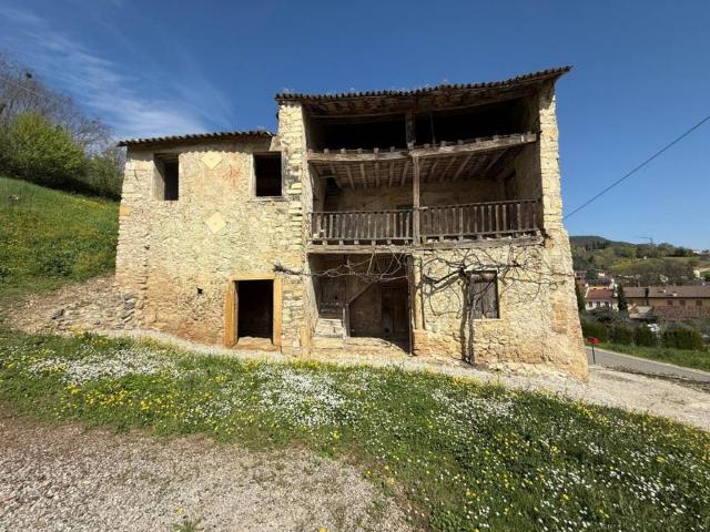 Rustico / Casale in vendita a Villaga VI
