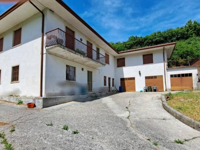 Rustico / Casale in vendita a Villaga VI
