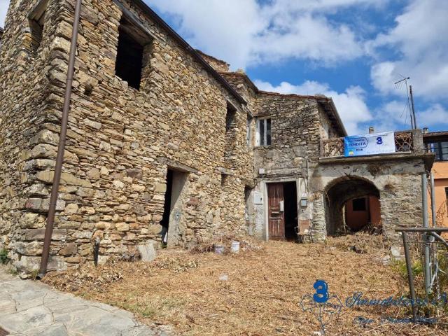 Rustico / Casale in vendita a Villanova d'Albenga SV