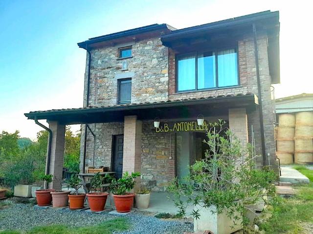 Rustico / Casale in affitto a Piozzano PC