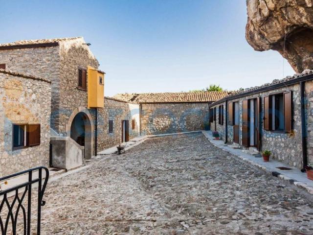 Rustico casale in affitto a Roccapalumba