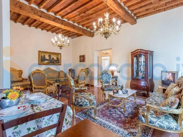 Rustico casale in ottime condizioni in affitto a Montecarlo