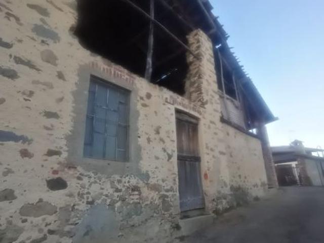 Rustico con 1500 mq di terreno Valdilana