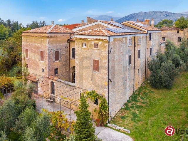 Casale di campagna in vendita a Casalvieri