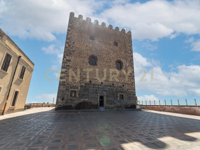 Rustico con terrazzo in via alessandro manzoni 10, Motta Sant'Anastasia