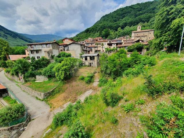 RUSTICO CON GIARDINO