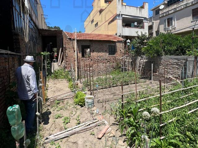Rustico con giardino a Messina