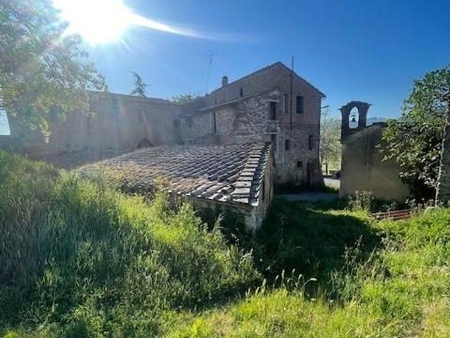 Rustico con giardino a Asciano