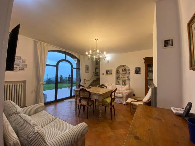 Rustico con giardino a Carmignano