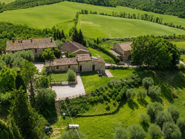 Rustico con giardino a Colle di Val d'Elsa
