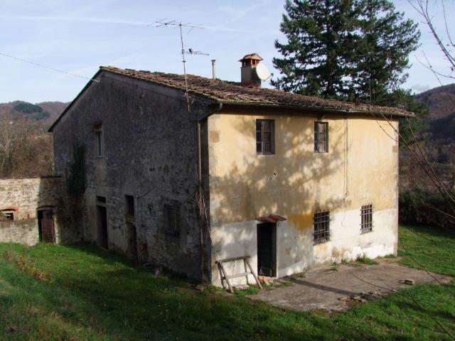 Rustico con giardino a Dicomano