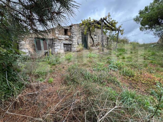 Rustico con giardino a Liberi