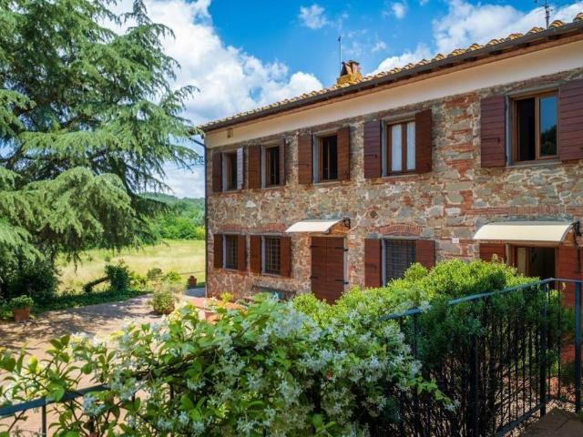 Rustico con giardino a Porcari