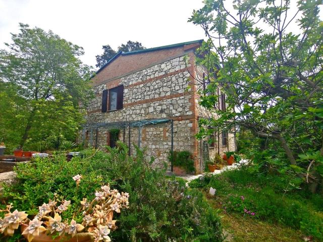 Rustico con giardino a Rapolano Terme