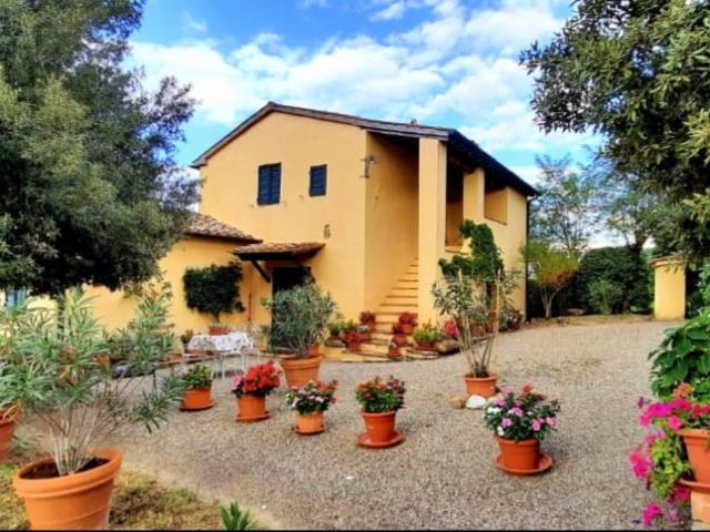 Rustico con giardino a San Casciano dei Bagni