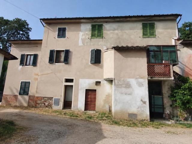 Rustico con giardino a Vicopisano