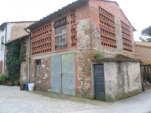 Rustico con giardino, Capannori lammari