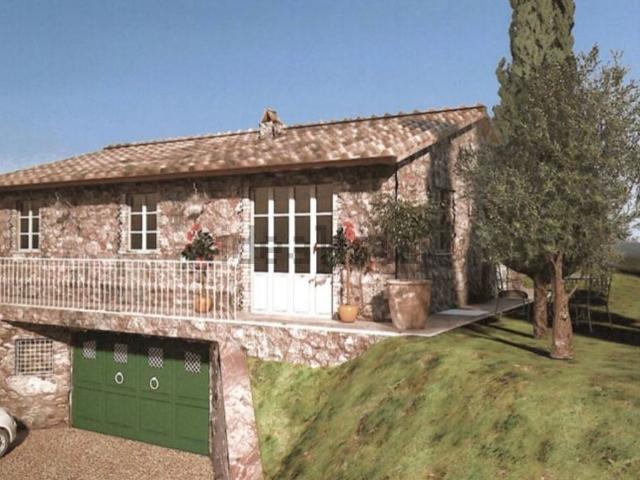 Rustico con giardino in via di matraia, Capannori