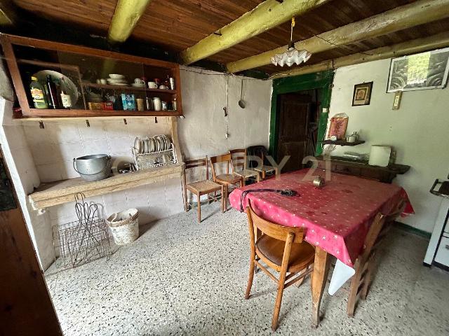 Rustico con giardino in contrada tezze, Velo Veronese