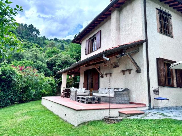 Rustico con giardino, Pietrasanta strettoia