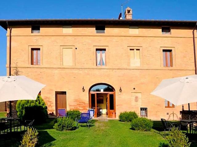 Rustico con giardino, Siena porta tufi