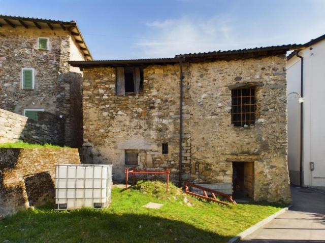 RUSTICO DA RISTRUTTURARE CON PROGETTO APPROVATO