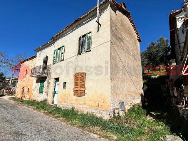 Rustico da ristrutturare a Alatri