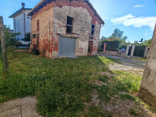 Rustico da ristrutturare a Santo Stefano di Magra