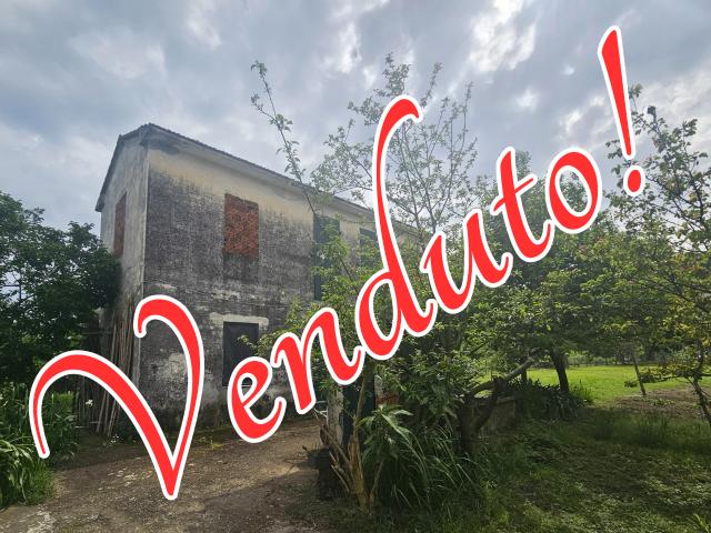 Rustico da ristrutturare in via arena 12, Ameglia