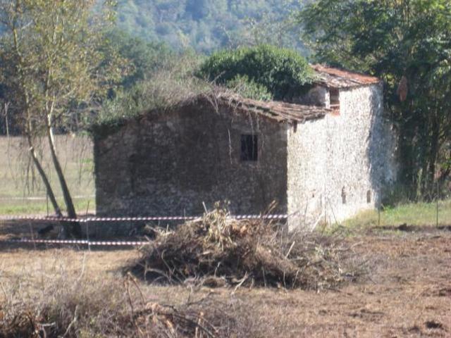 RUSTICO di 10 vani e di 150 mq CAMAIORE rif. 153