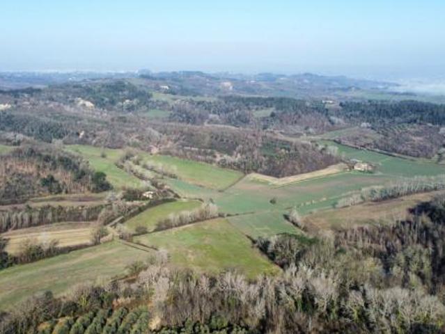 RUSTICO di 4 vani e di 220 mq CASTELFIORENTINO Via Coianese rif. MOLCASTFI26