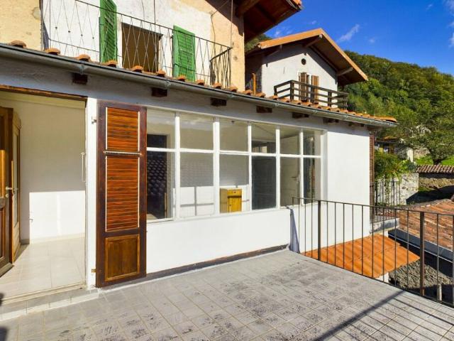 Rustico im Dorfkern, mit Aussicht und Doppelgarage, Val Colla, auch Zweitwohnsitz