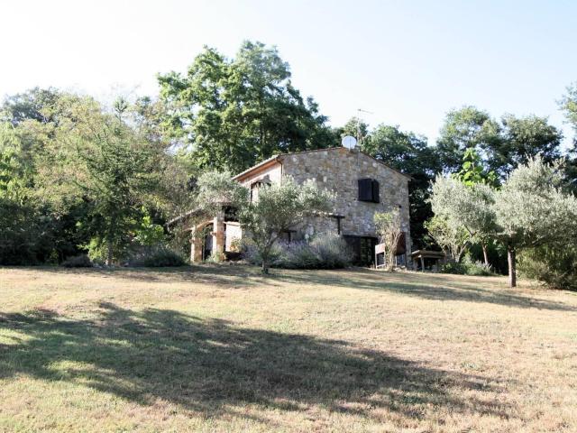 Rustico in stile Toscano con dependances immerso nel bosco i. 418m² Montieri