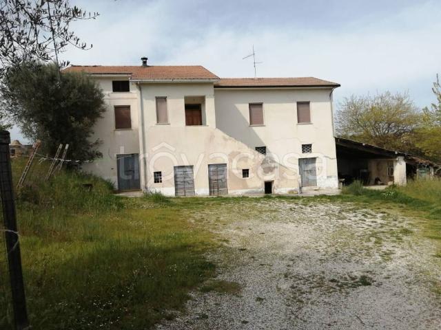 Rustico in vendita a Torano Nuovo