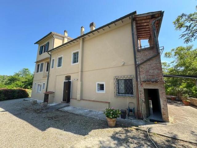 Rustico in vendita a Treggiaia Pontedera 310 mq Rif: 1084927